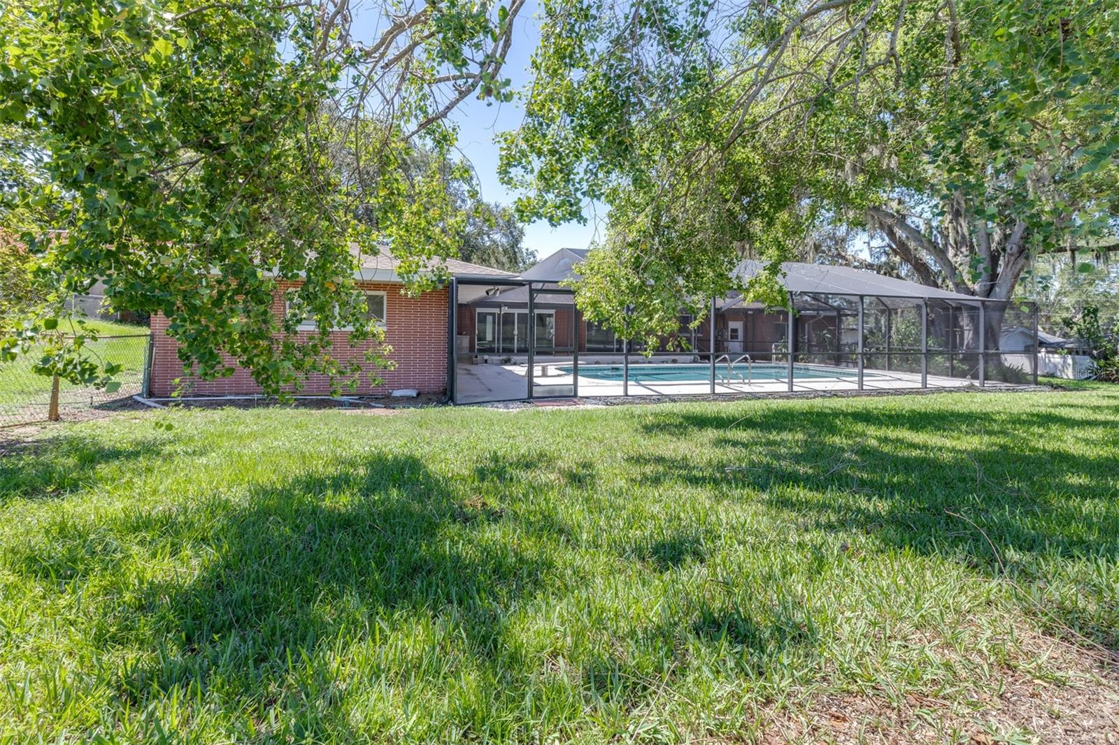 300 CREST DRIVE