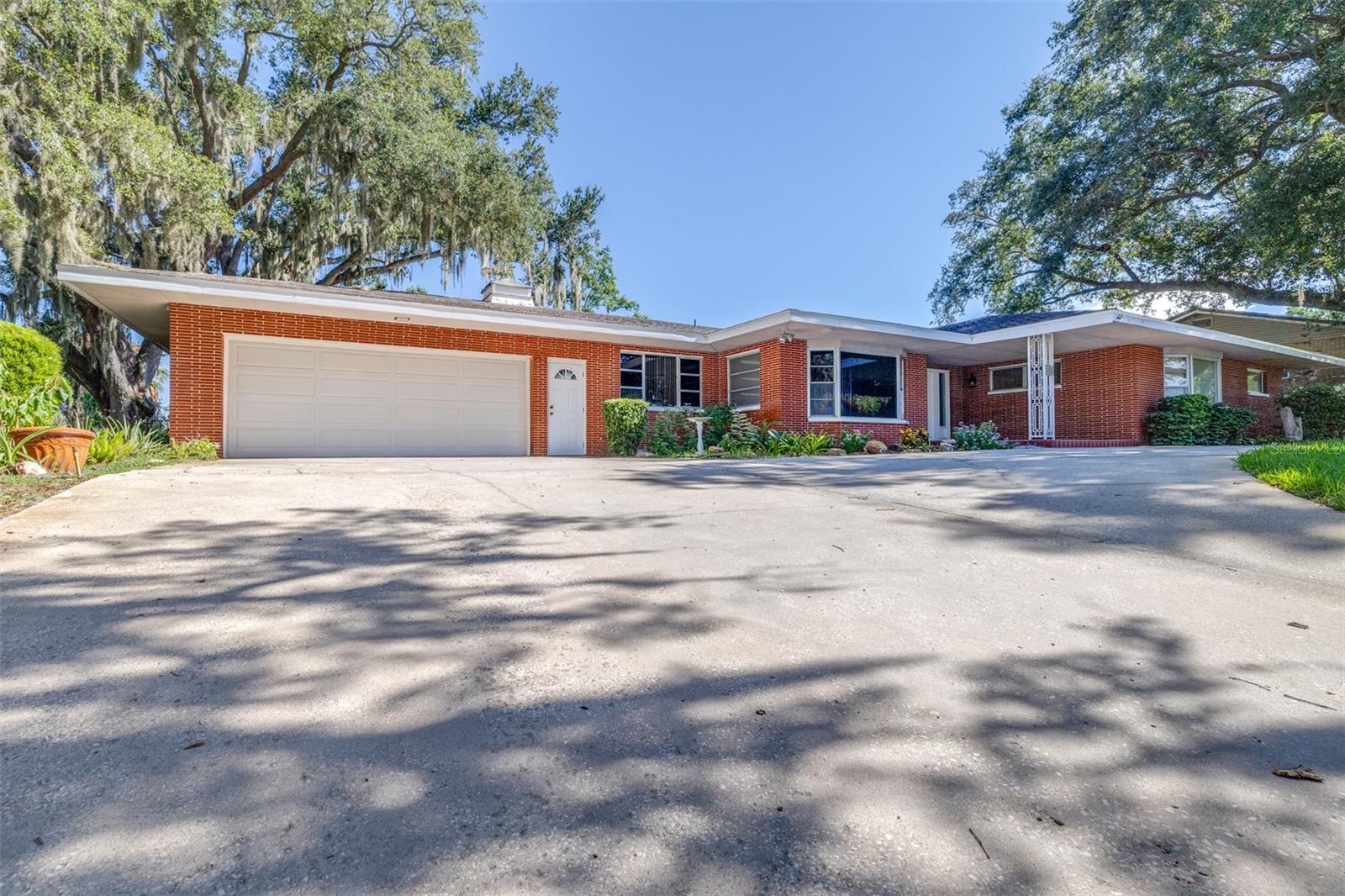 300 CREST DRIVE