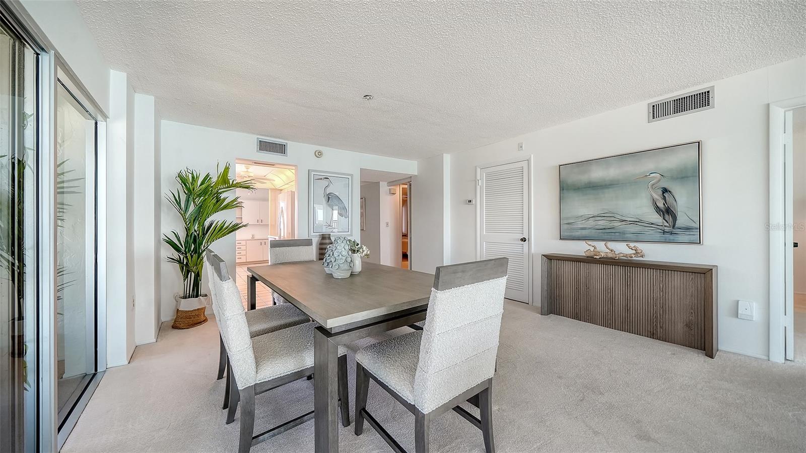 WHISPERING SANDS - Residential
