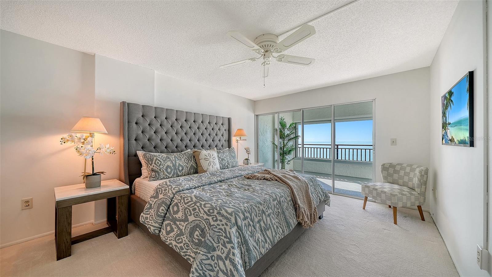 WHISPERING SANDS - Residential