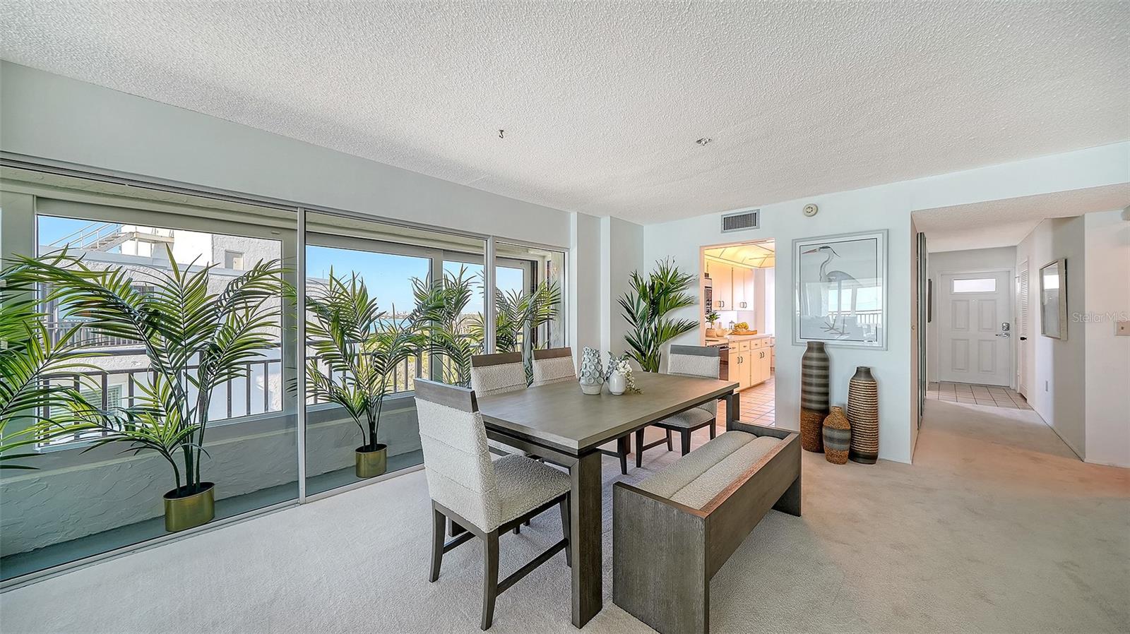 WHISPERING SANDS - Residential