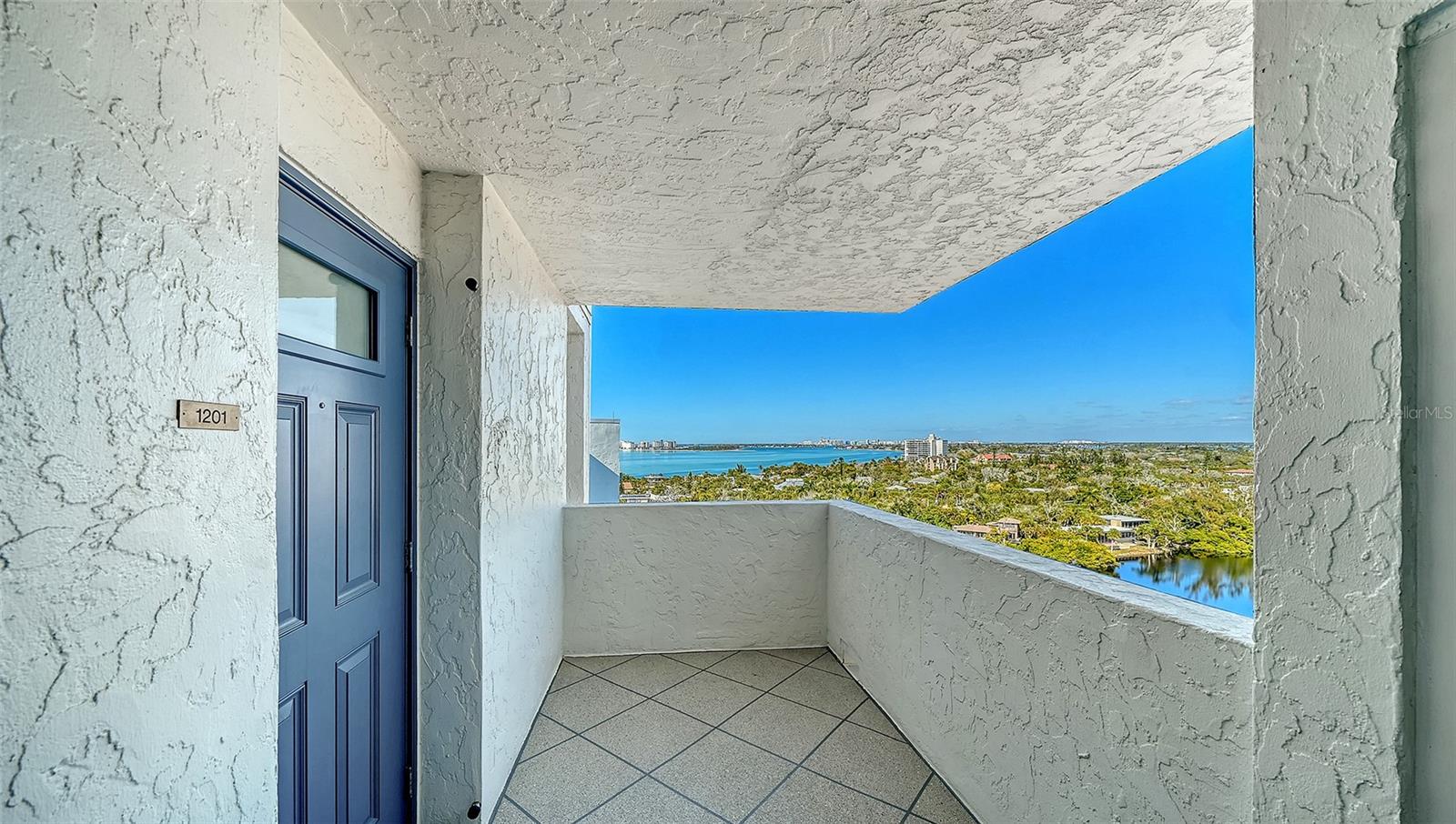 20 WHISPERING SANDS DRIVE 1201