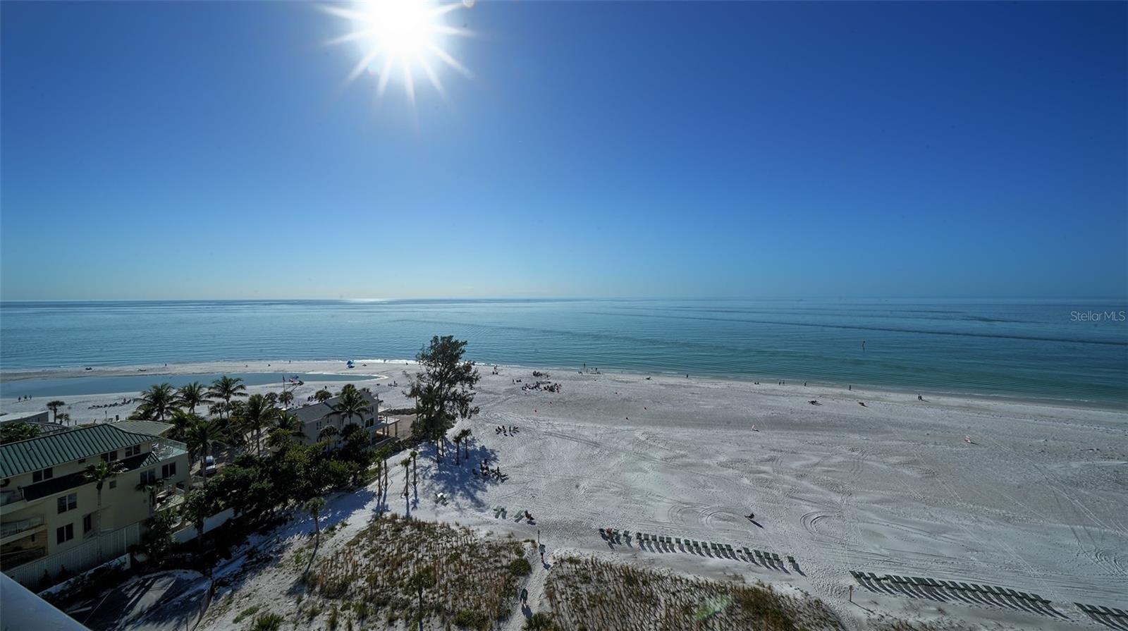 WHISPERING SANDS - Residential