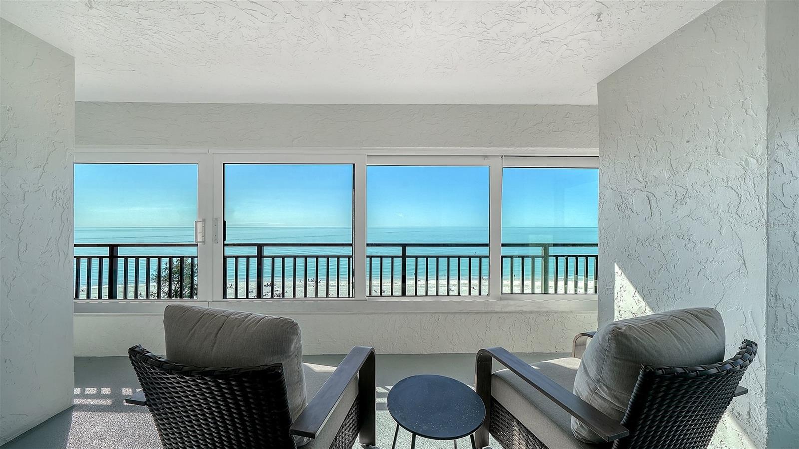 WHISPERING SANDS - Residential