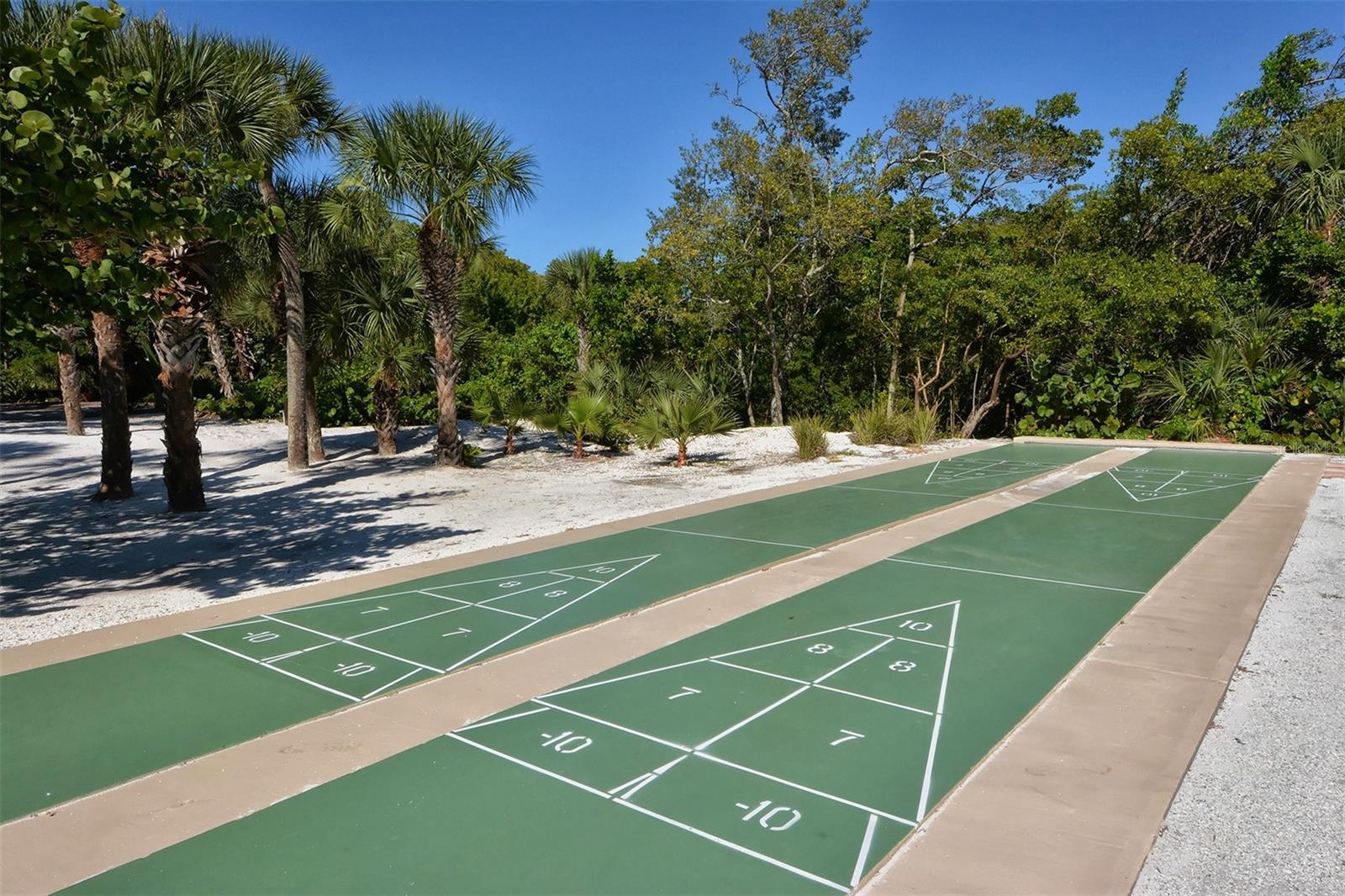 WHISPERING SANDS - Residential