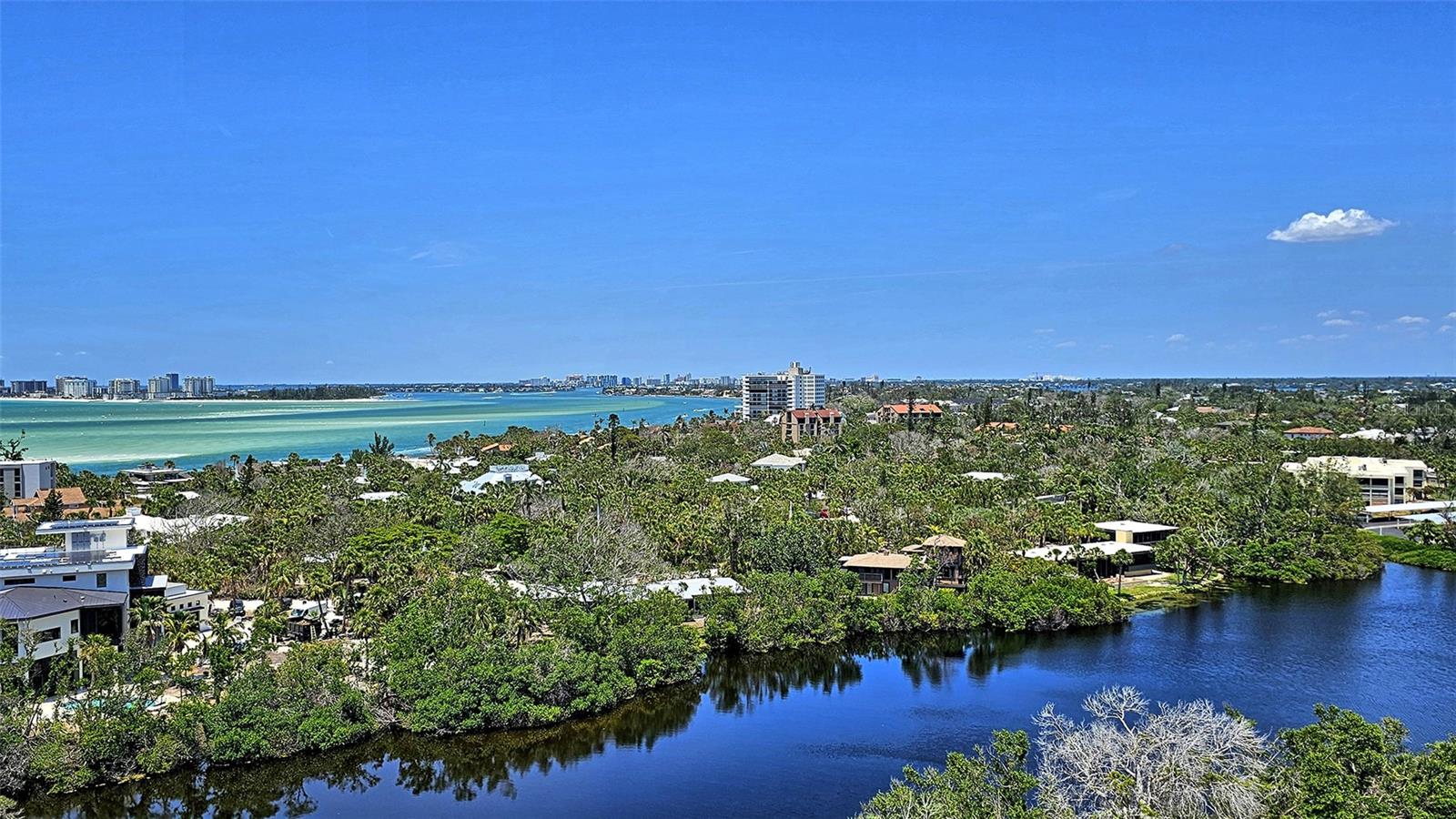 WHISPERING SANDS - Residential