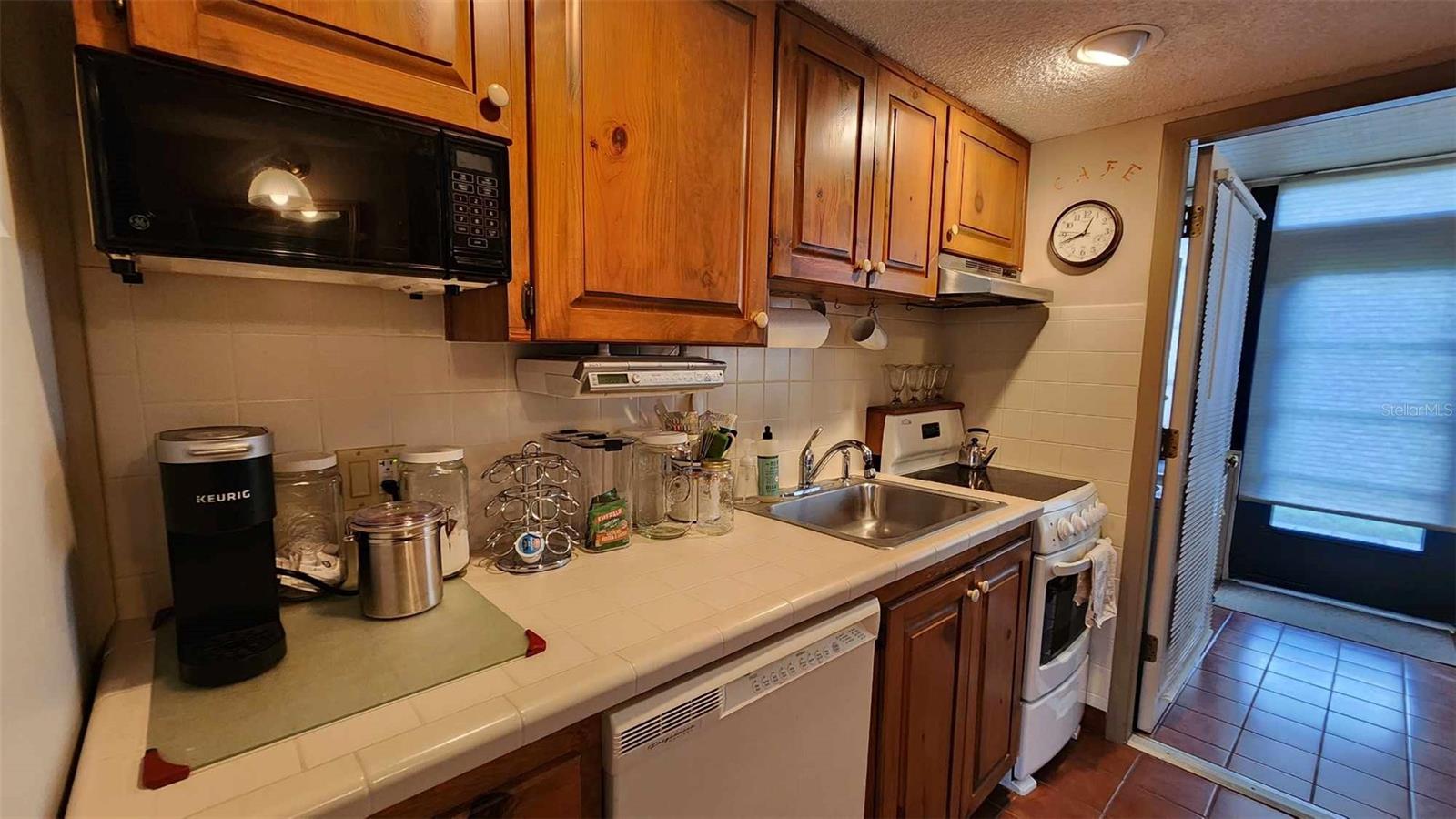 OUTDOOR RESORTS RIVER RANCH INN & COTTAGES PH 01 - Residential