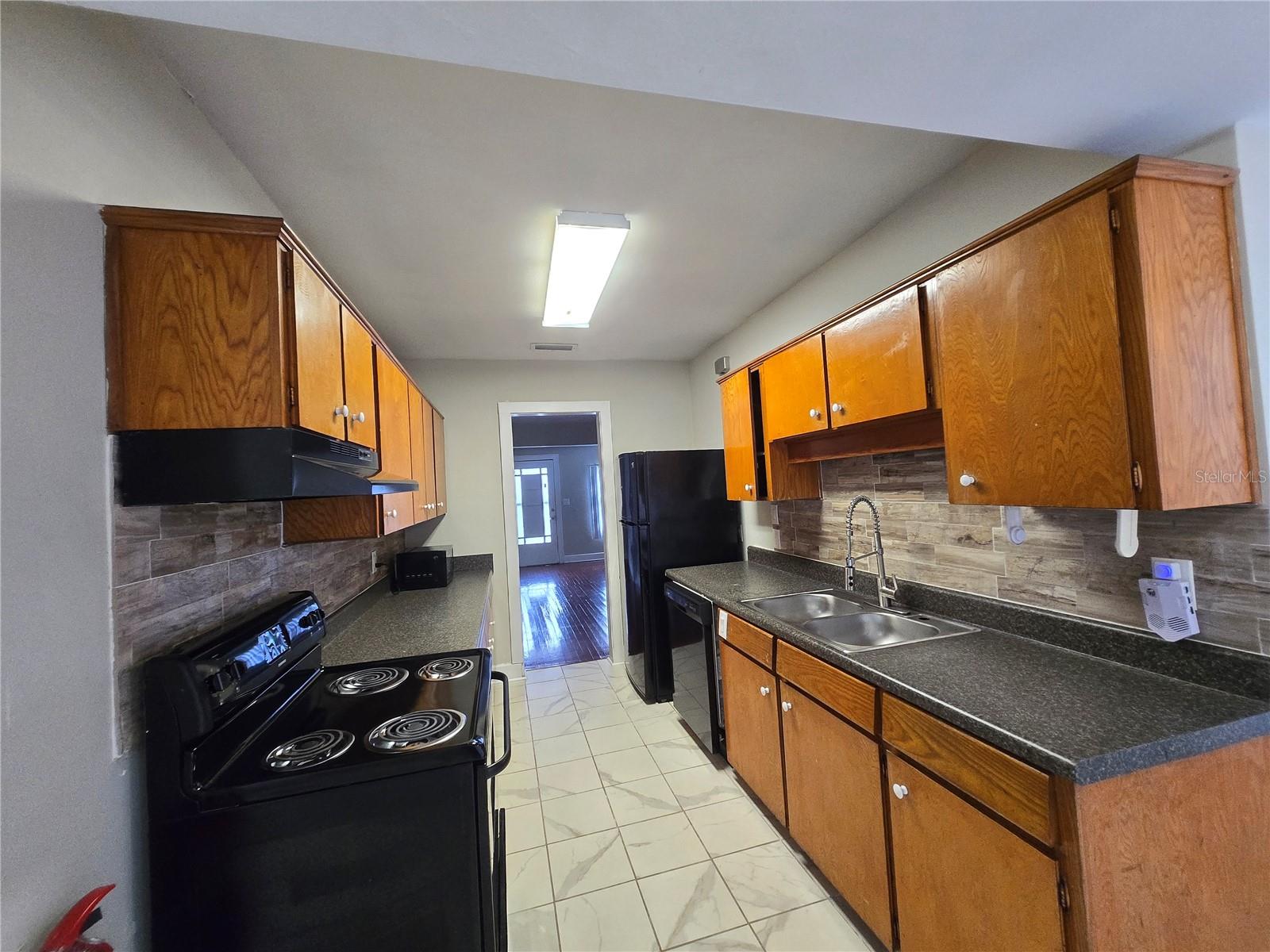 UNIVERSITY HEIGHTS - Residential Lease