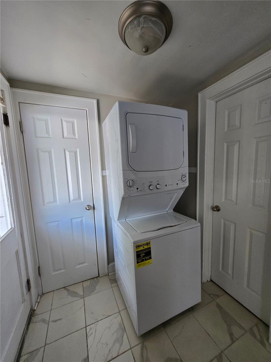 UNIVERSITY HEIGHTS - Residential Lease