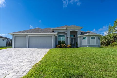 A home in PORT CHARLOTTE