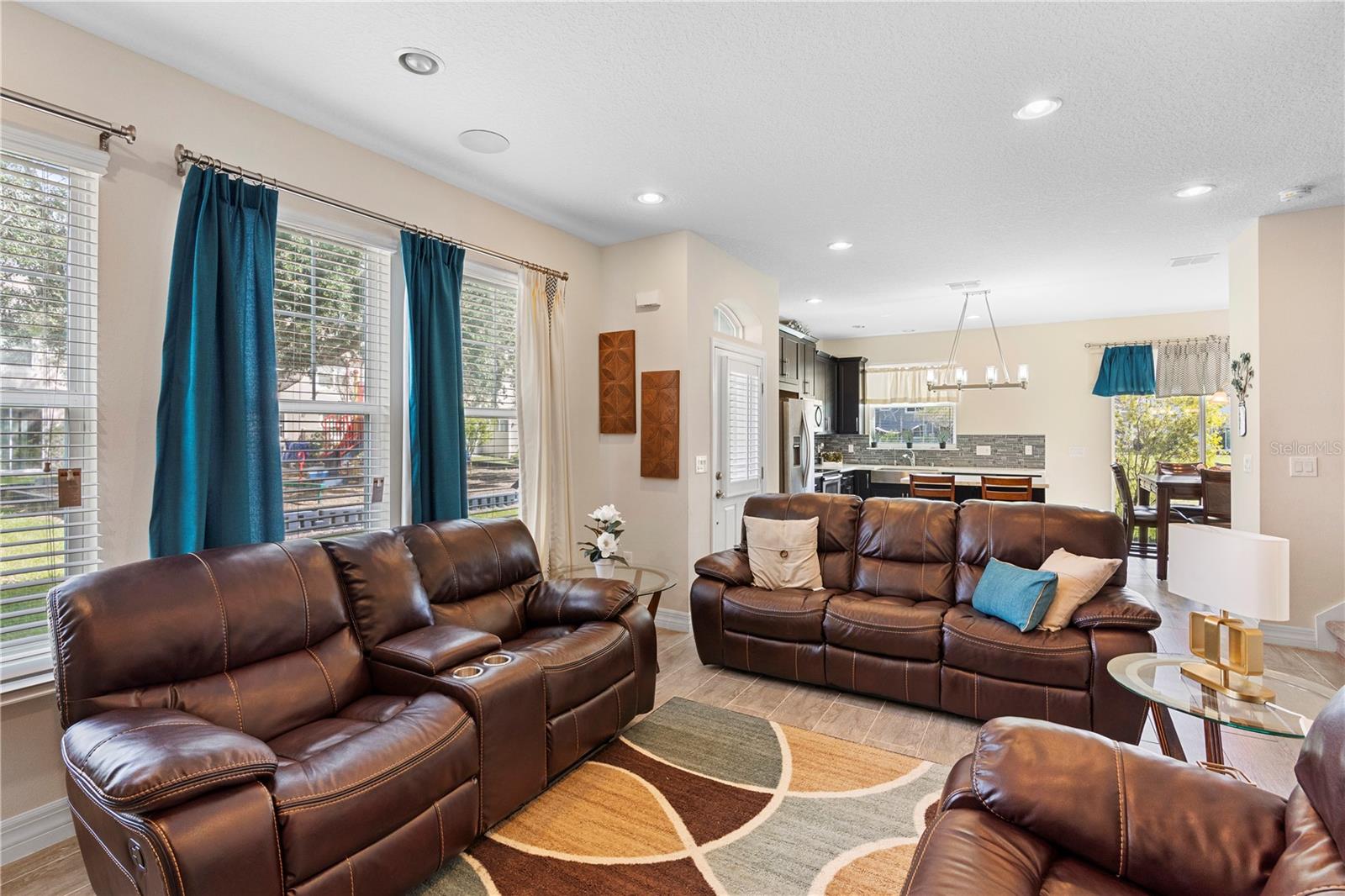 3819 BRIGHTON PARK CIR.