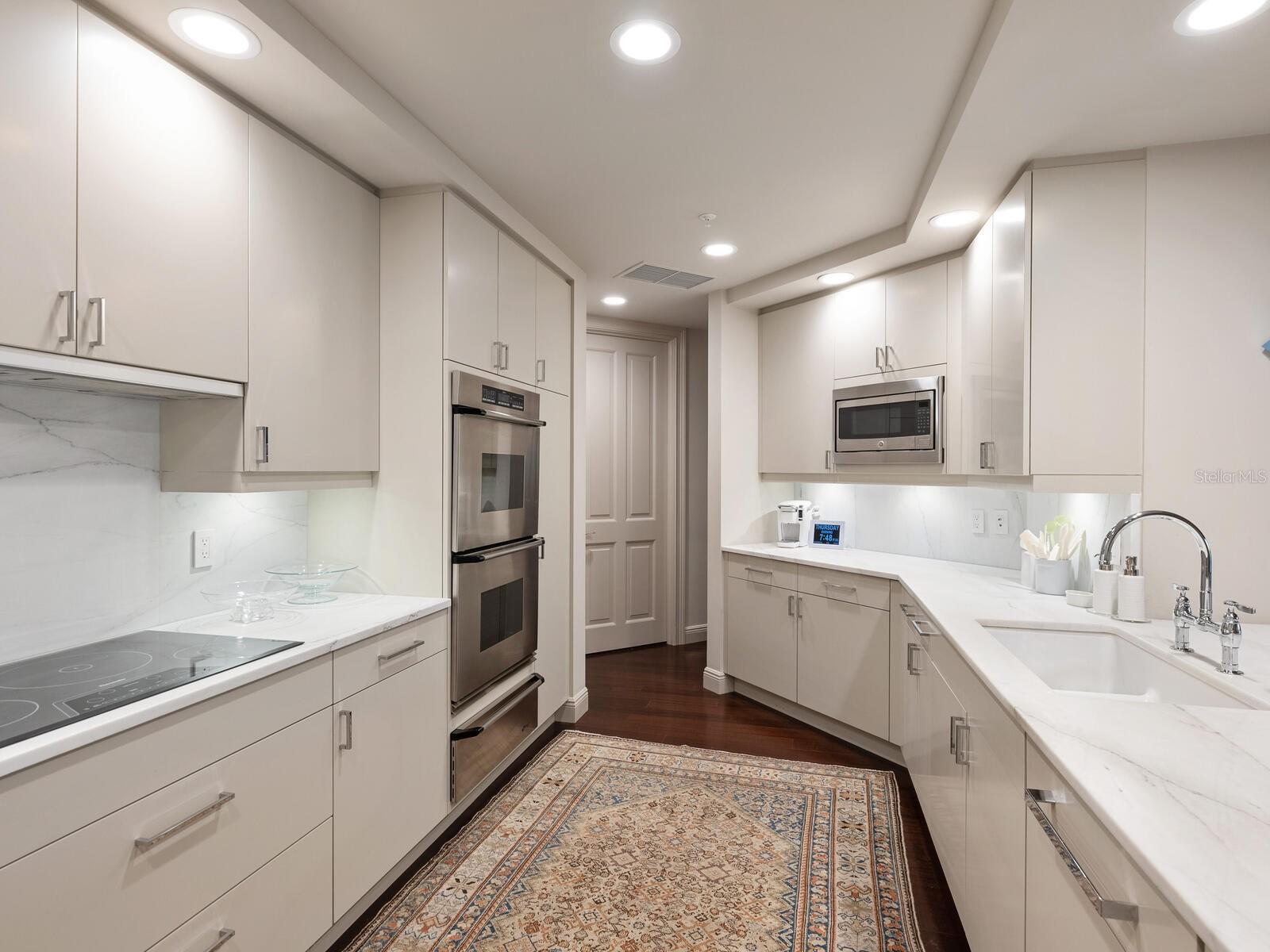 THE TOWER RESIDENCES - Residential