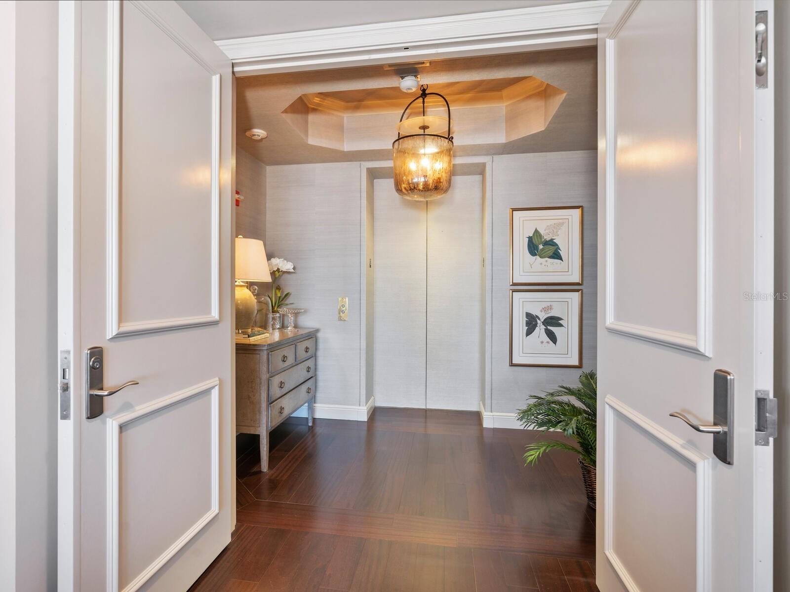 THE TOWER RESIDENCES - Residential