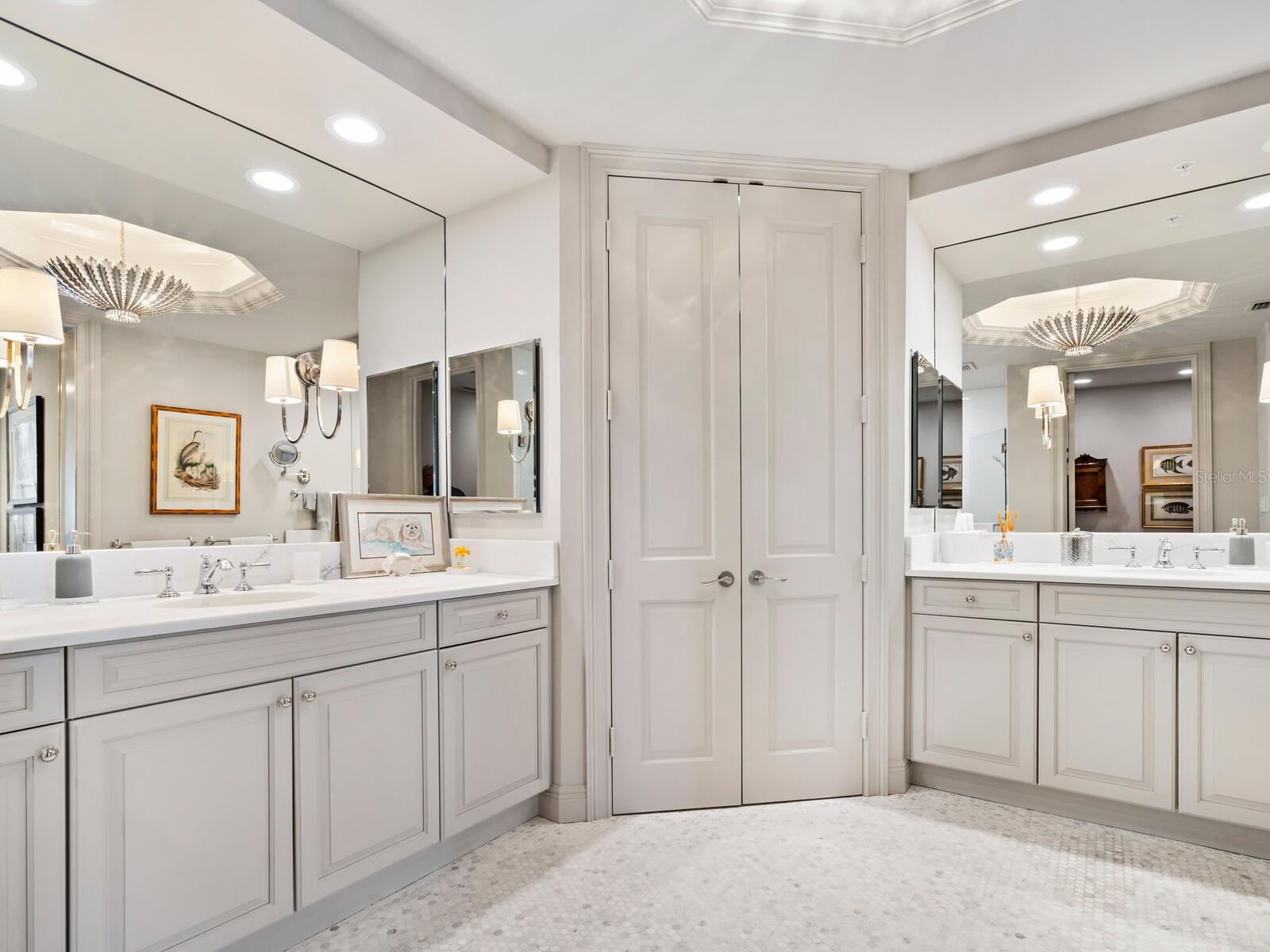 THE TOWER RESIDENCES - Residential