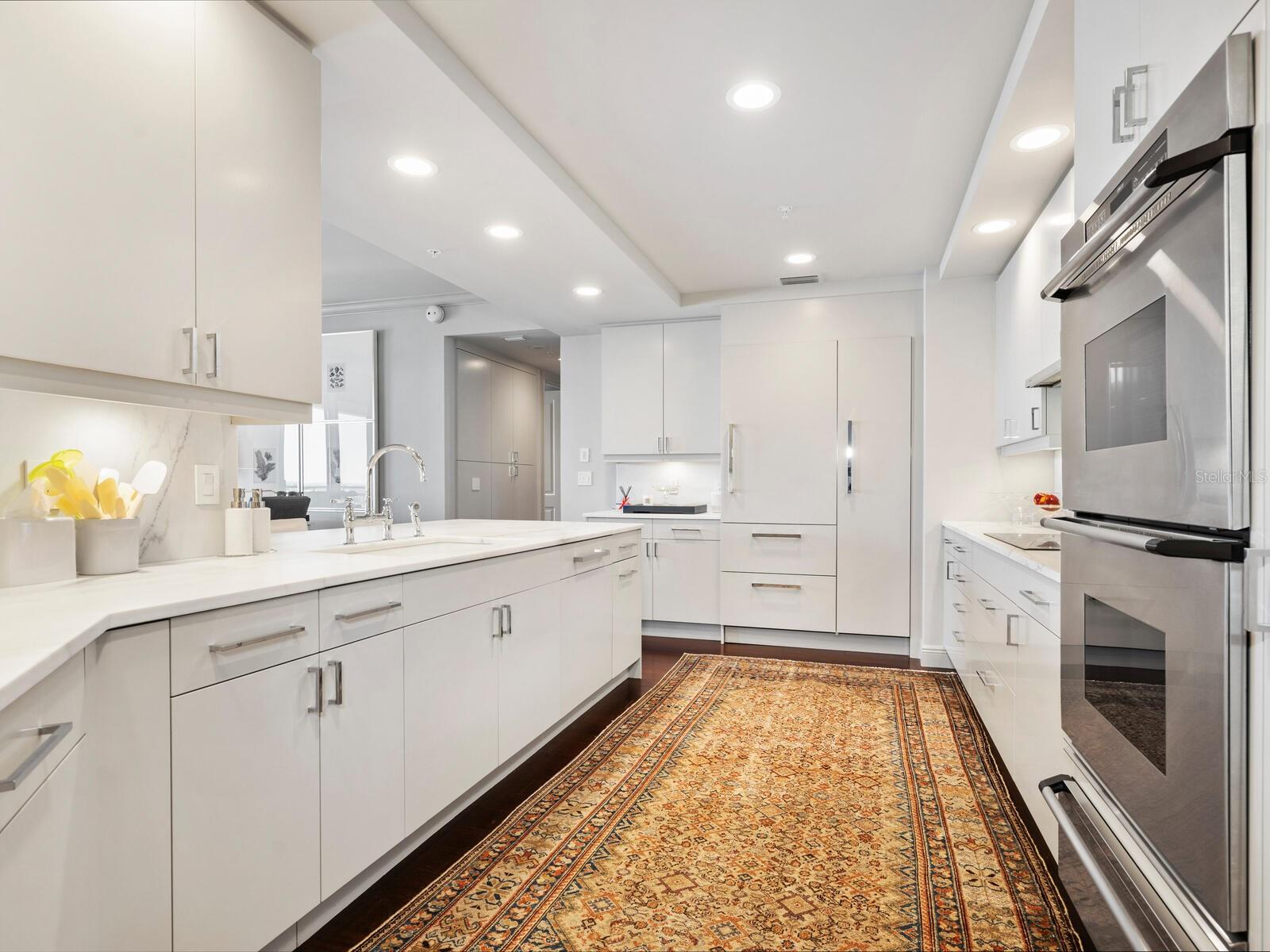 THE TOWER RESIDENCES - Residential