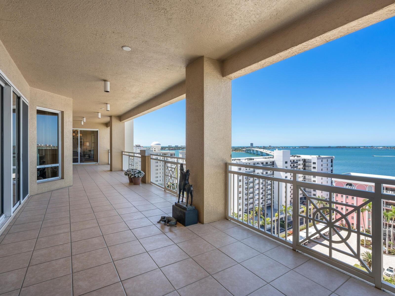 THE TOWER RESIDENCES - Residential