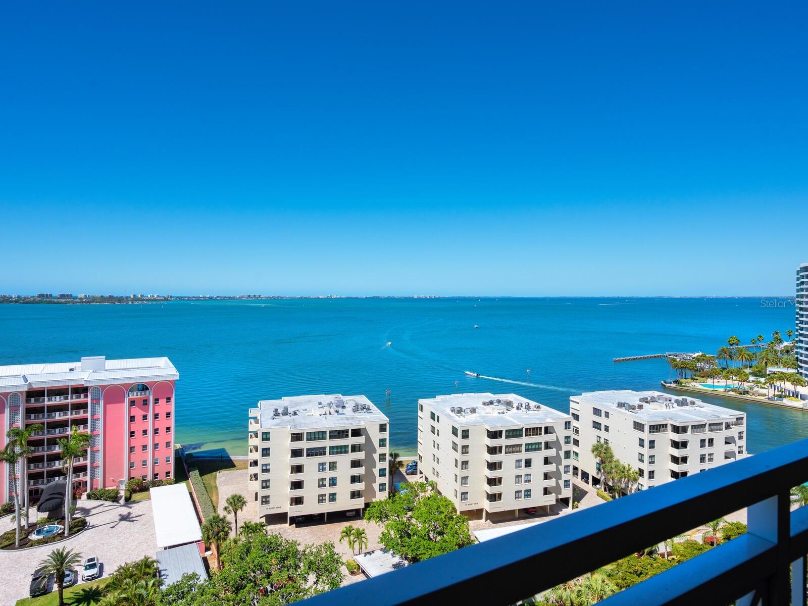 THE TOWER RESIDENCES - Residential