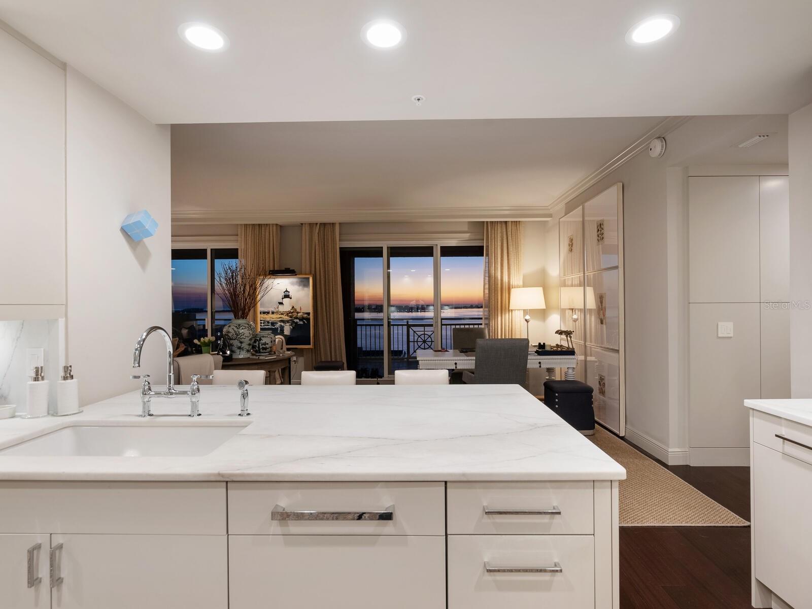 THE TOWER RESIDENCES - Residential