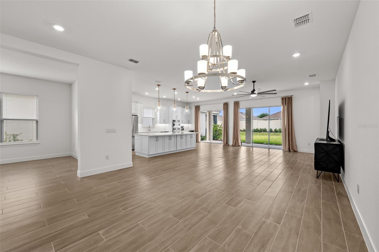 ESPLANADE NORTH AT ARTISAN LAKES - Residential