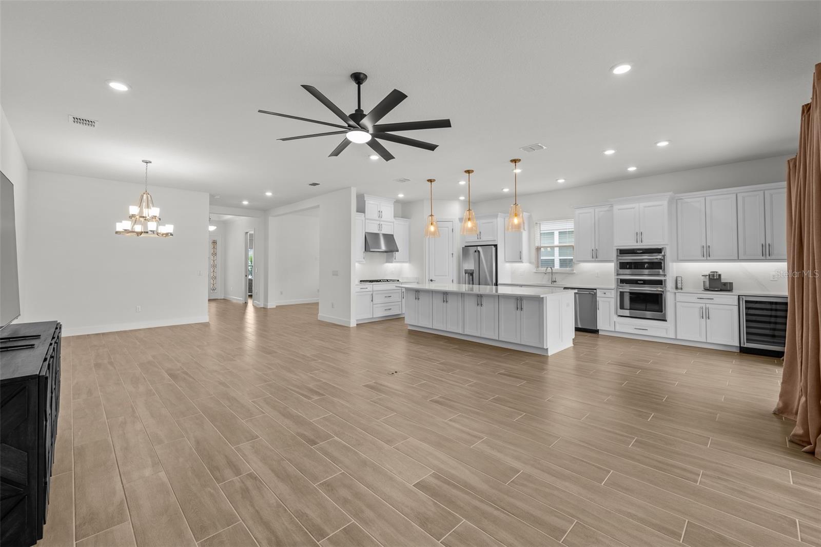 ESPLANADE NORTH AT ARTISAN LAKES - Residential