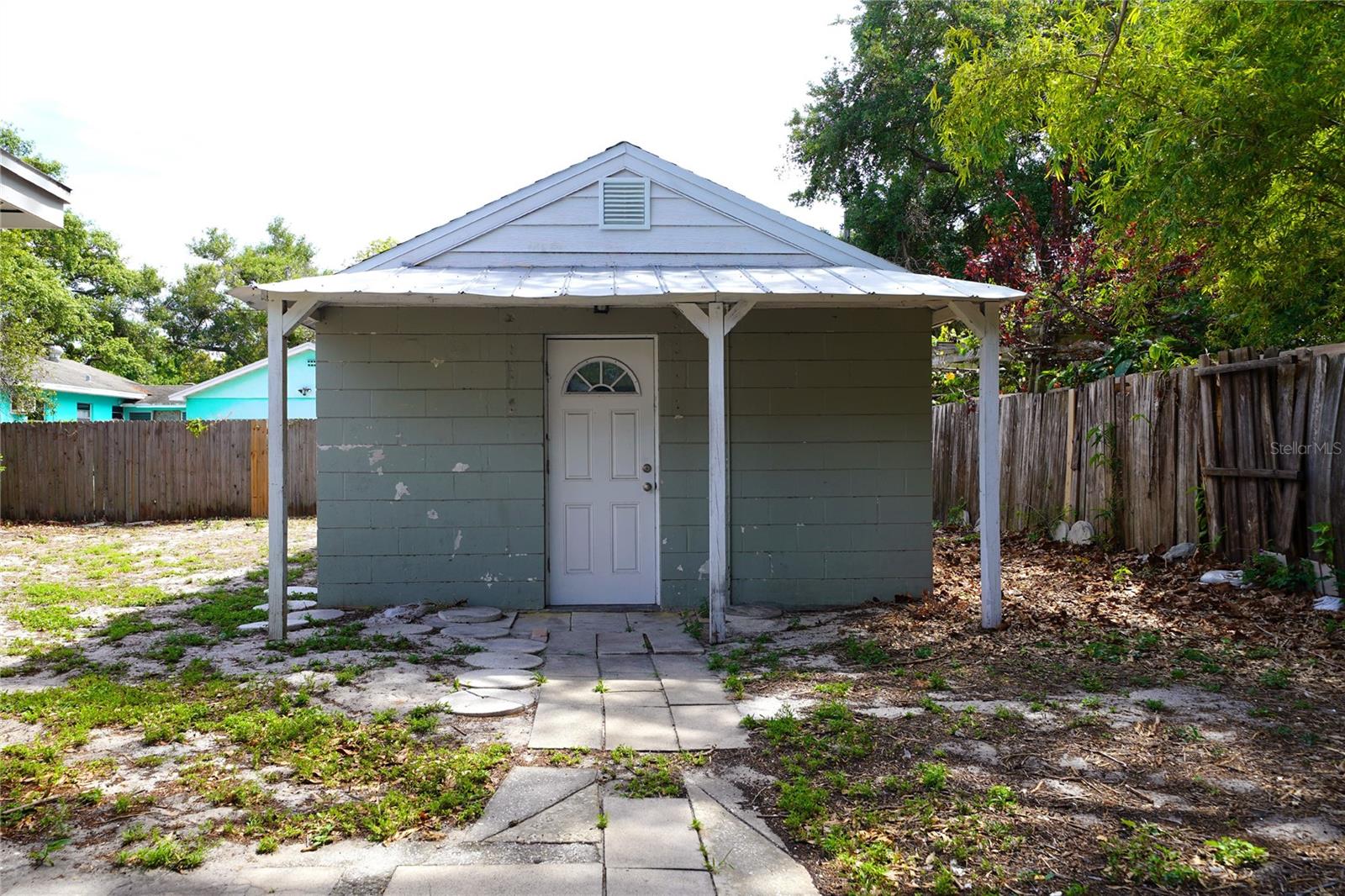 POLLARDS - Residential