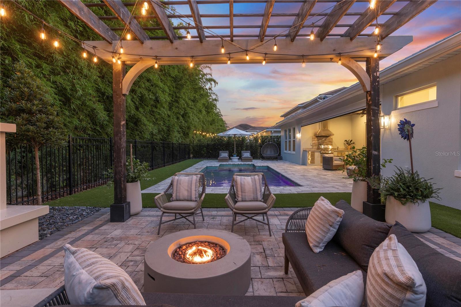 1663 CANYON OAK WAY