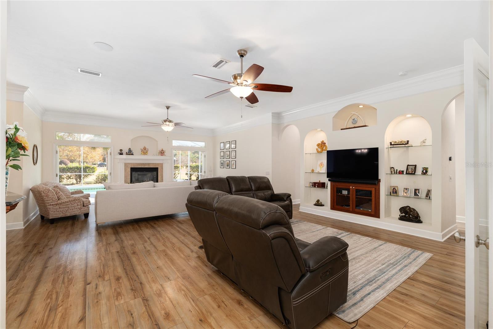 ABBEY GLEN - Residential