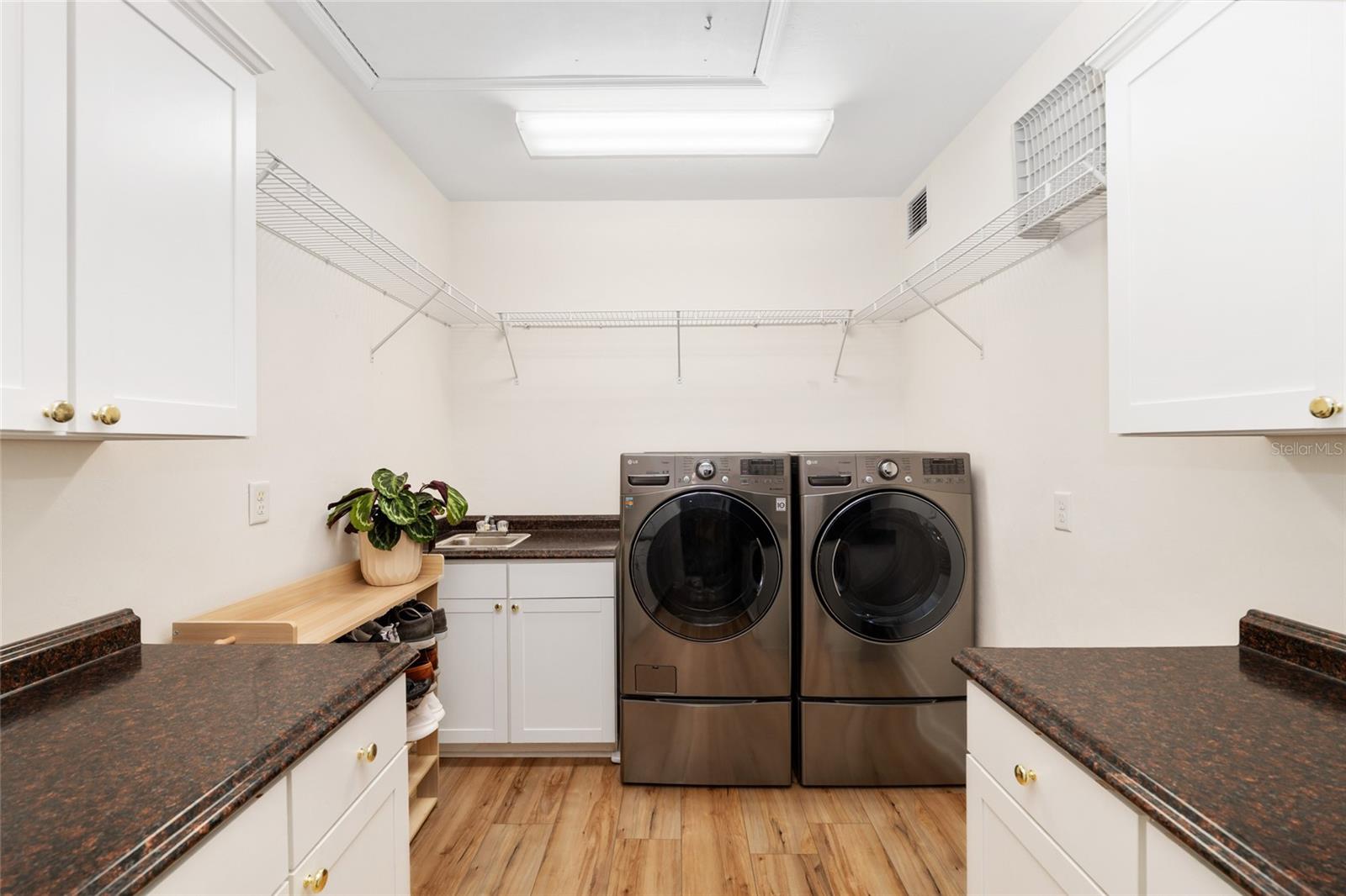 ABBEY GLEN - Residential