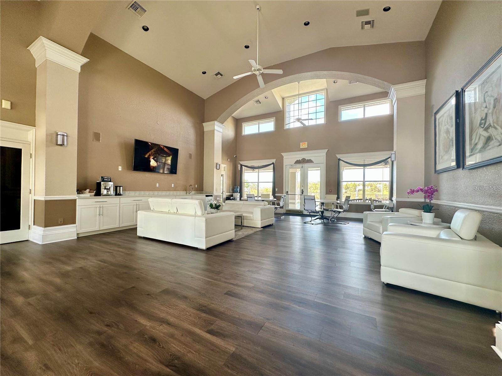 SANDLAKE PRIVATE RESIDENCES - Residential Lease