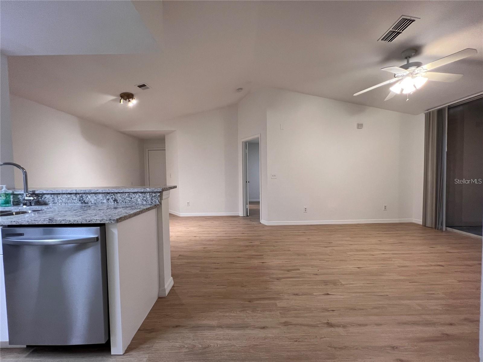 SANDLAKE PRIVATE RESIDENCES - Residential Lease