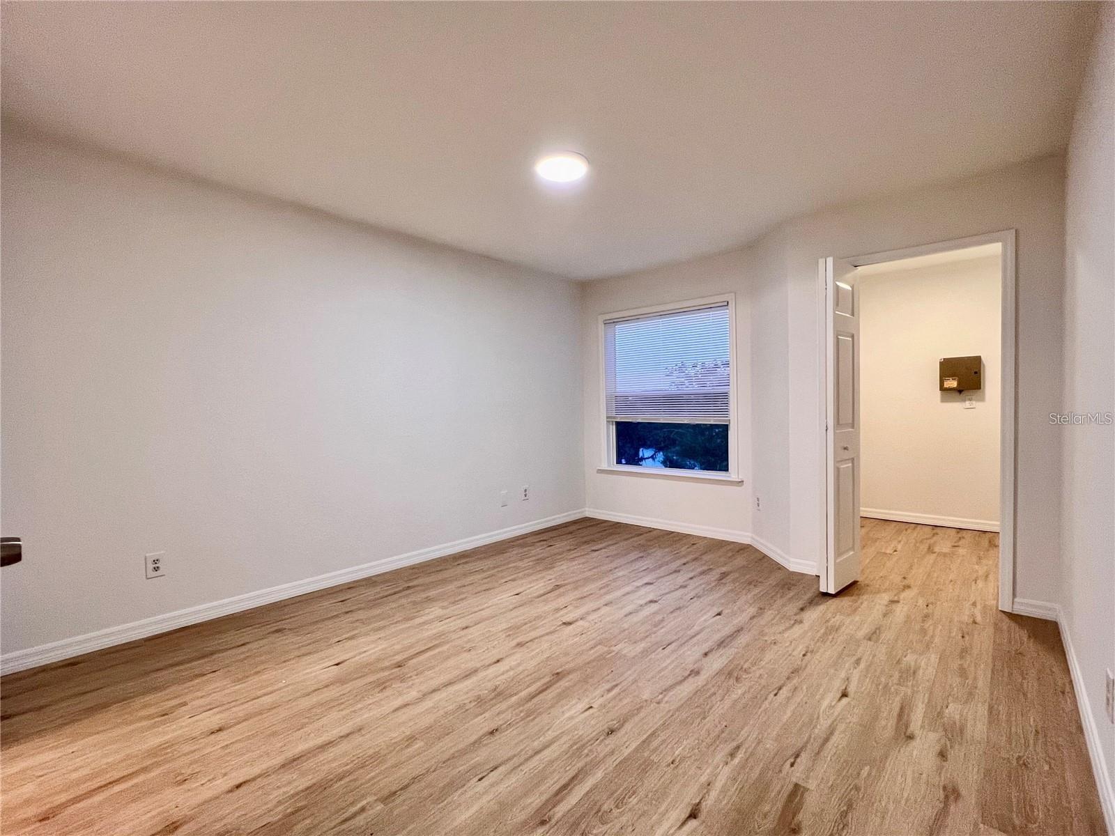 SANDLAKE PRIVATE RESIDENCES - Residential Lease