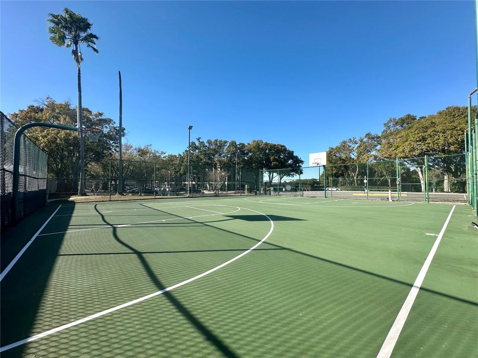 SANDLAKE PRIVATE RESIDENCES - Residential Lease