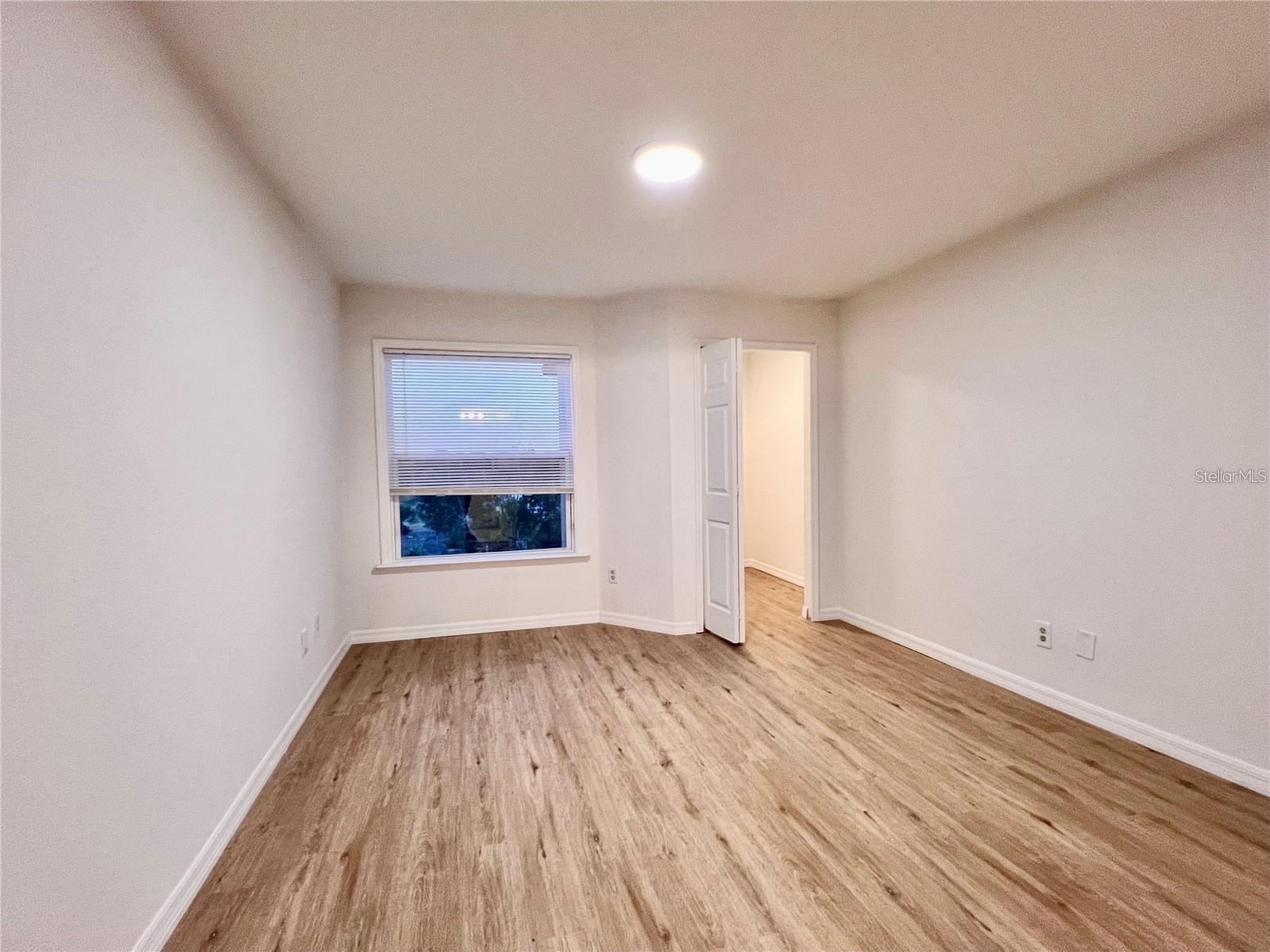 SANDLAKE PRIVATE RESIDENCES - Residential Lease