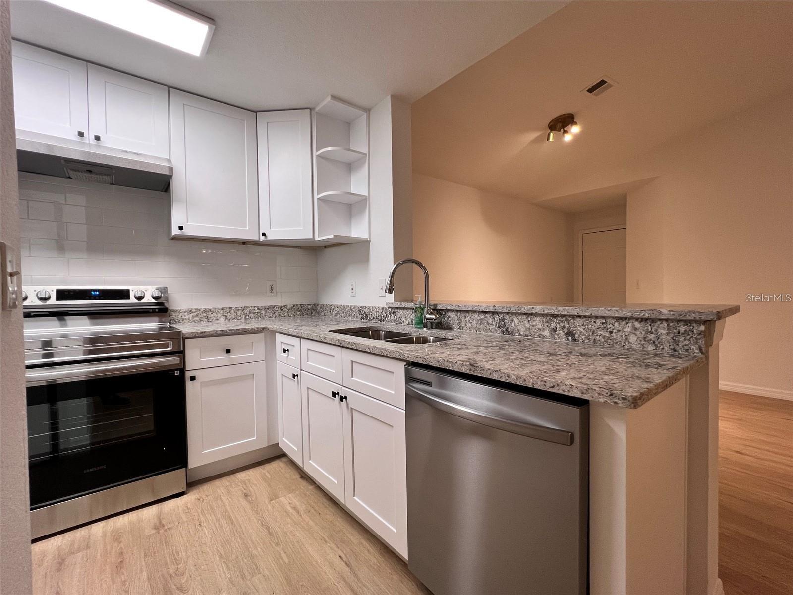 SANDLAKE PRIVATE RESIDENCES - Residential Lease