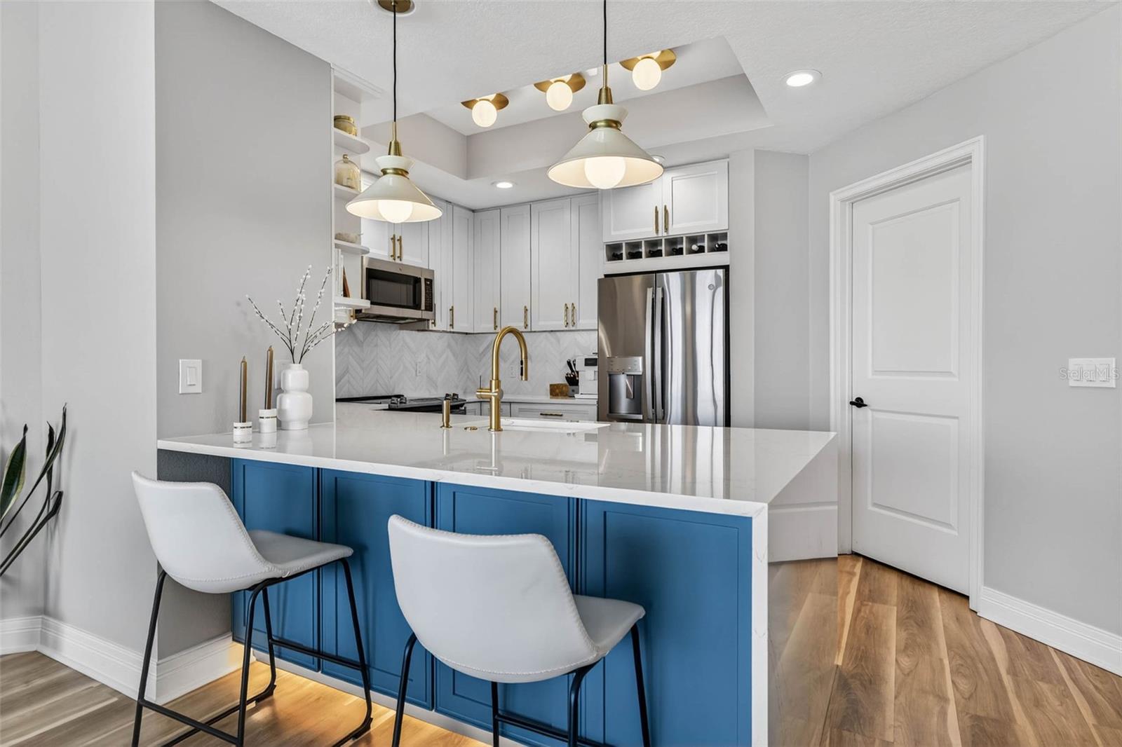 TOWERS OF CHANNELSIDE CONDOMIN - Residential