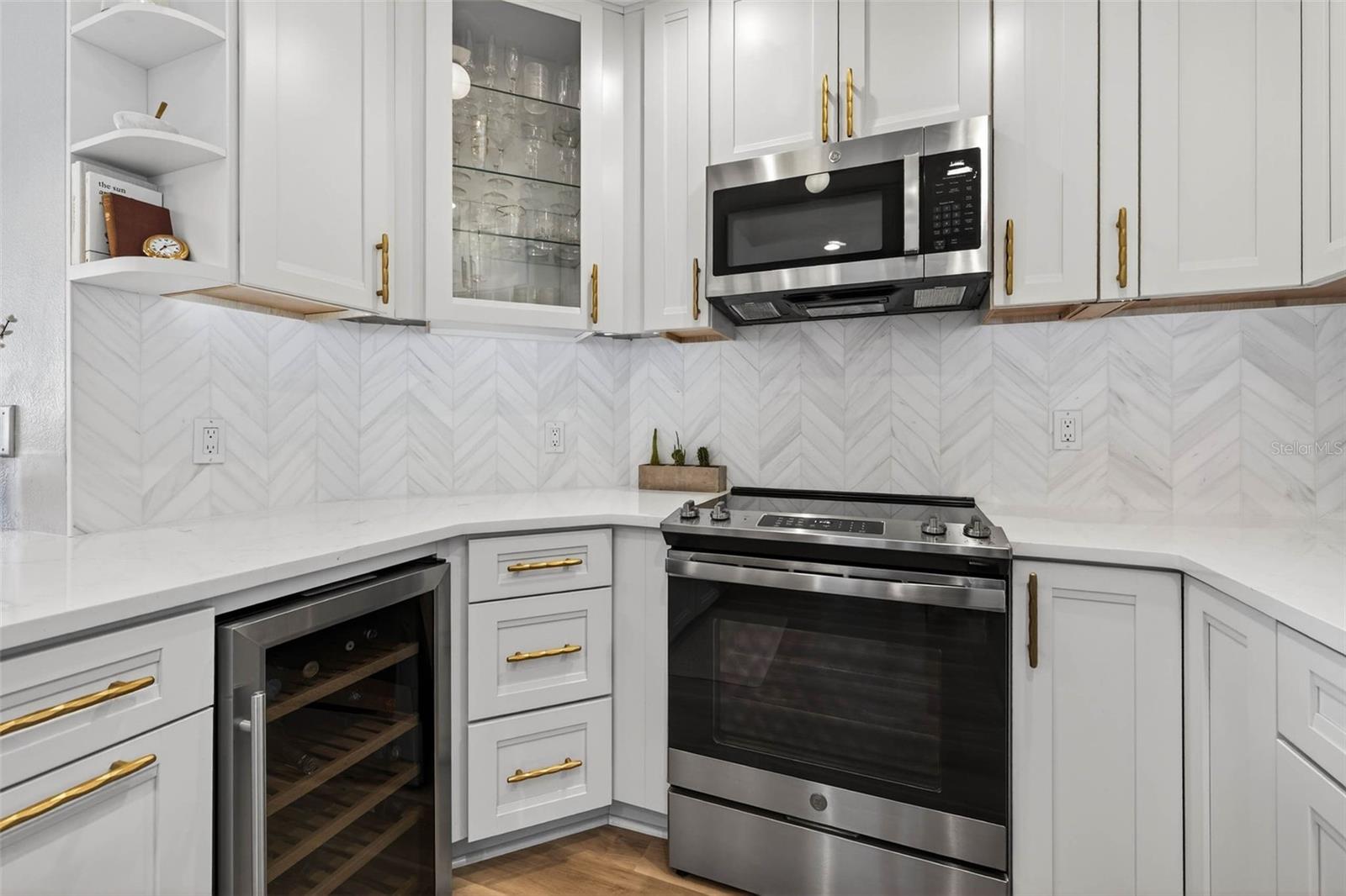 TOWERS OF CHANNELSIDE CONDOMIN - Residential