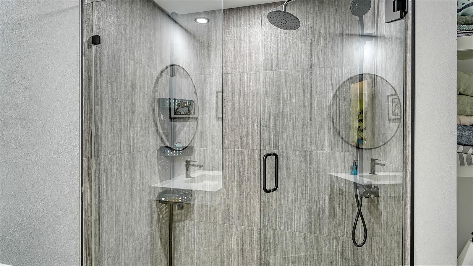 LE CHATEAU - Residential