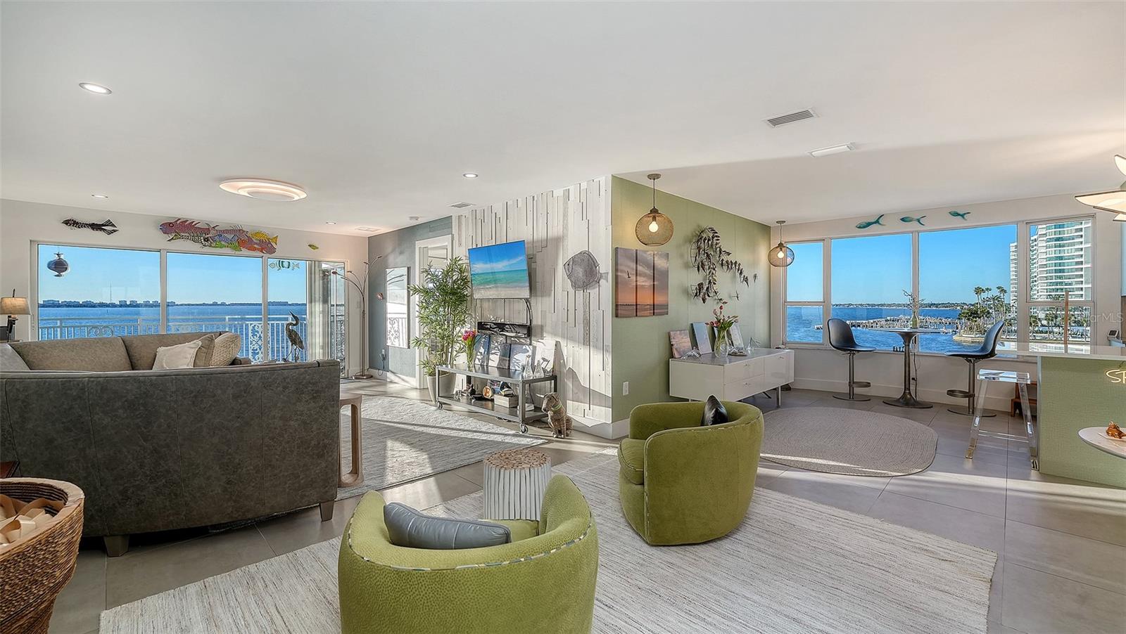 LE CHATEAU - Residential