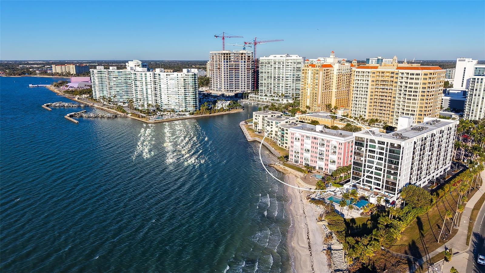 LE CHATEAU - Residential