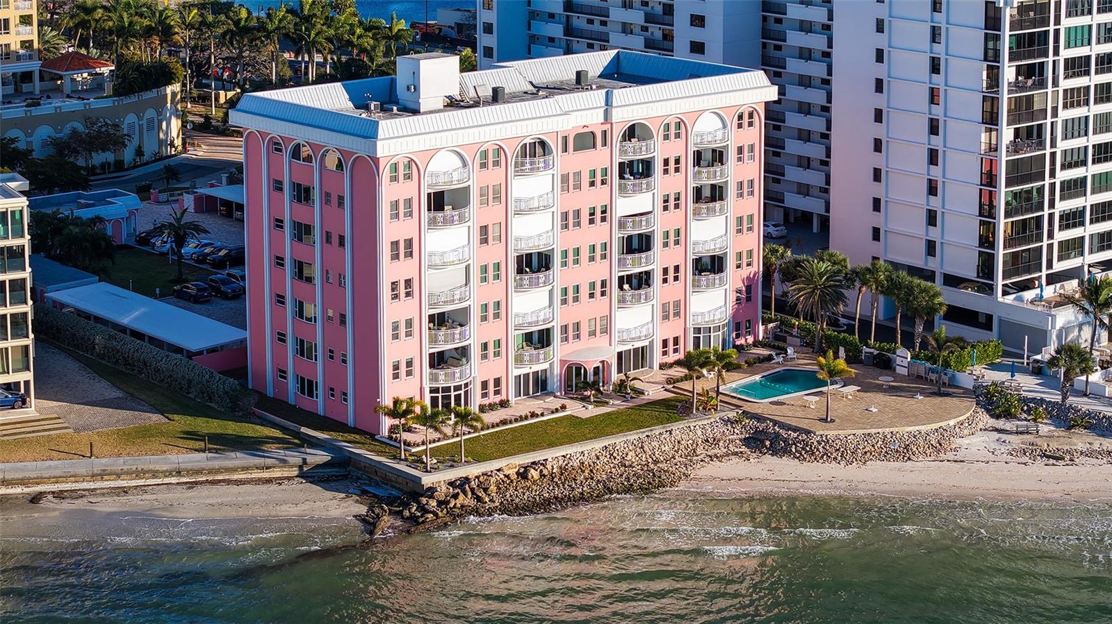 LE CHATEAU - Residential