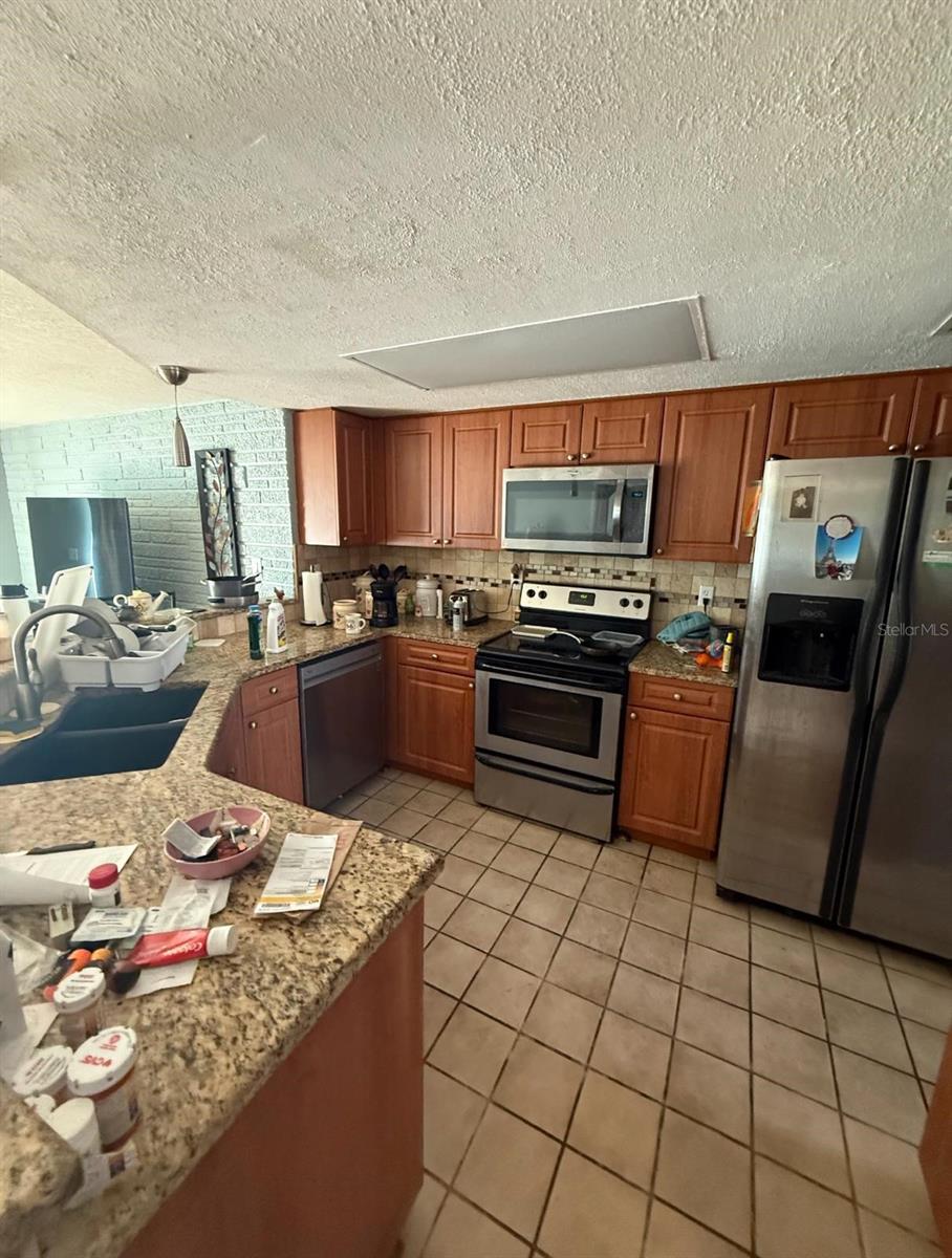 2043 SUGARBUSH DRIVE