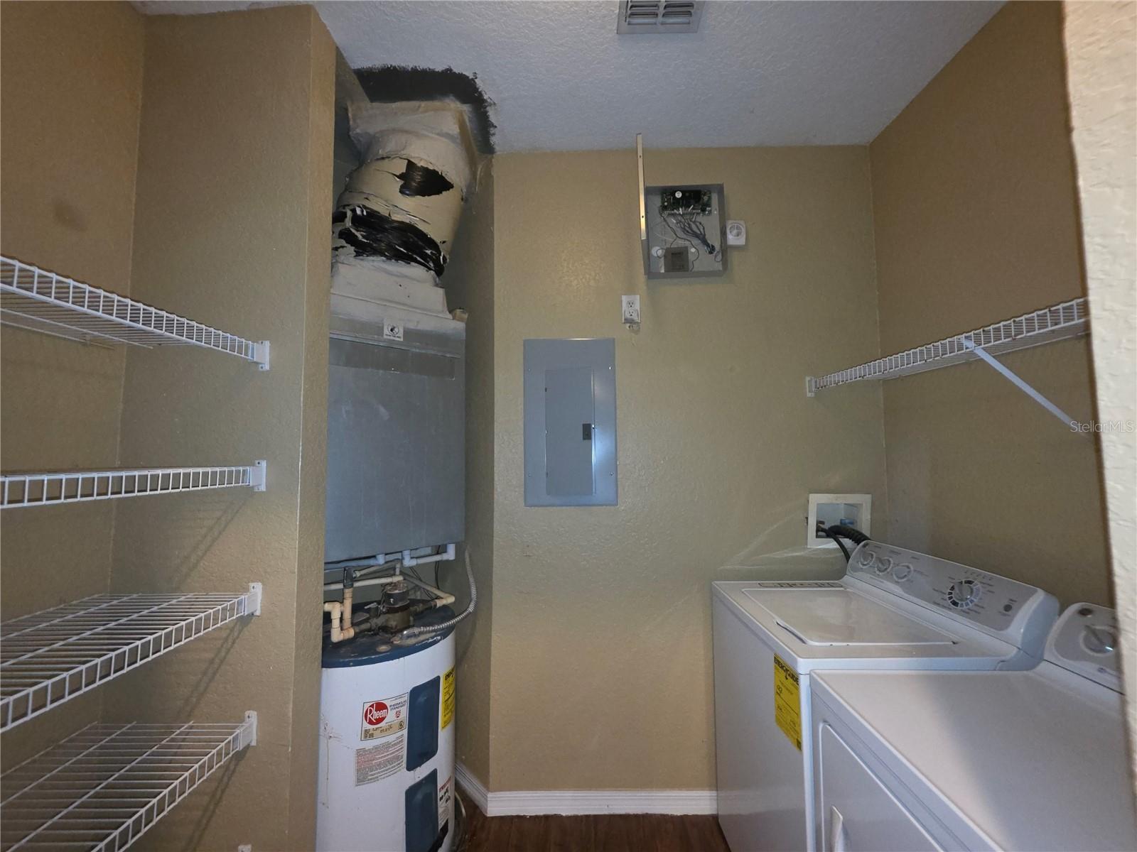 CRESCENT PLACE AT LAKE LOTUS CONDO - Residential Lease