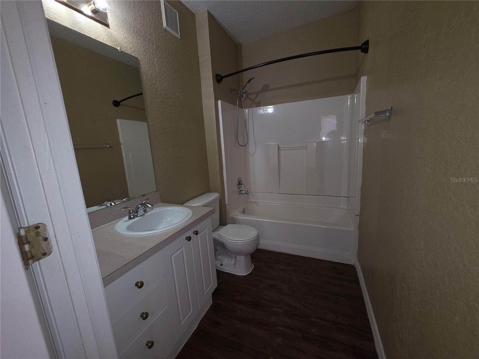 CRESCENT PLACE AT LAKE LOTUS CONDO - Residential Lease