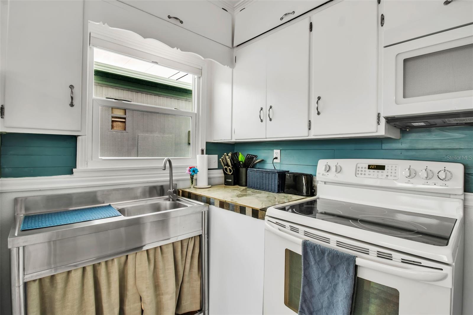 PARADISE BAY ESTATES CO-OP - Residential