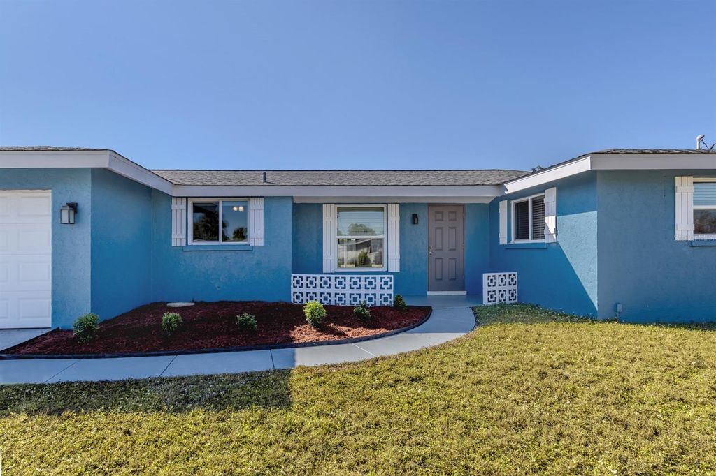 Photo of 1720 Forest Road, Venice, FL 34293 (MLS # N6141575)