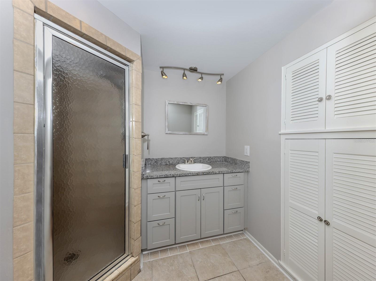 VENICE GARDENS - Residential