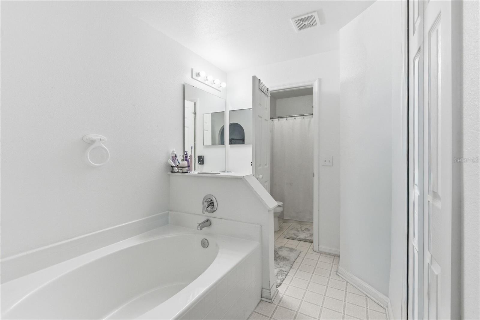 LAKESIDE AT BASS LAKE - Residential