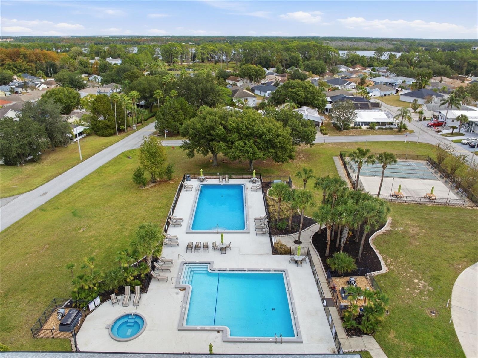 LAKESIDE AT BASS LAKE - Residential