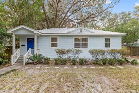 Photo of 929 NE 7th Avenue, Gainesville, FL 32601 (MLS # GC537397)