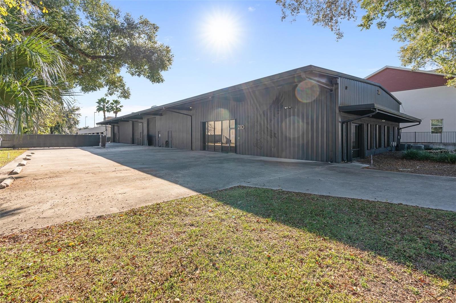 LONGWOOD - Commercial Lease